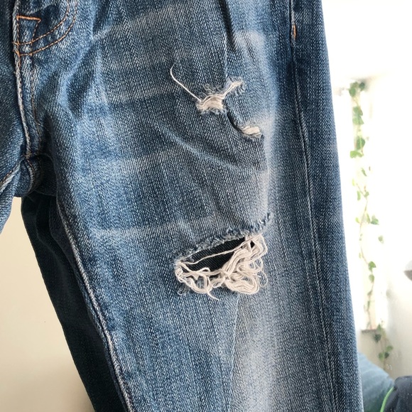 Current/Elliott Straight Leg Distressed Denim Jeans - Picture 4 of 9